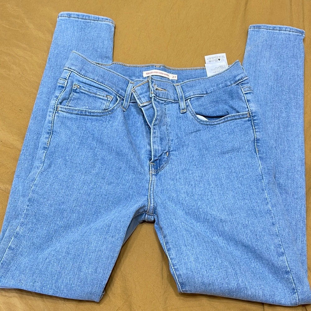 Levi 720 high rise skinny 27